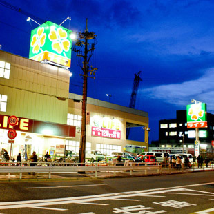 ライフ　西九条店［スーパーマーケット］の写真